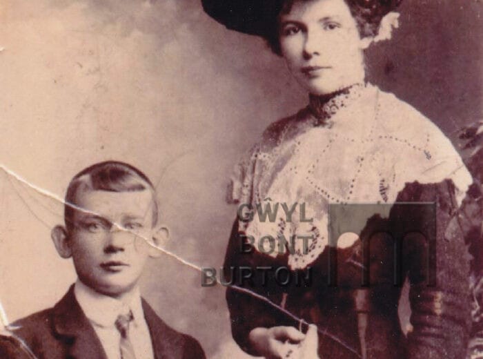 Black and white image of people